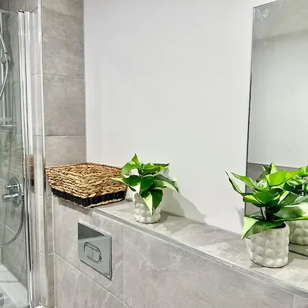 Excellent One Bedroom A9 York