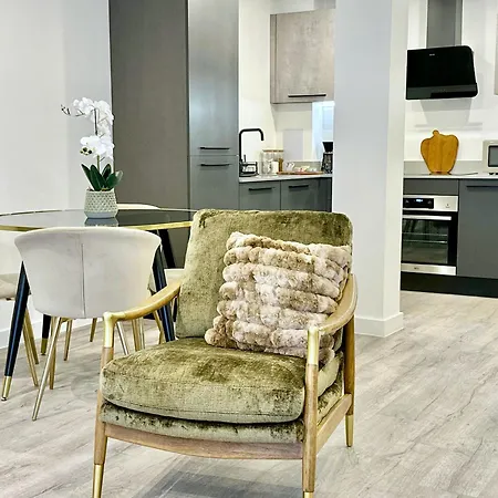 Excellent One Bedroom A9 * York